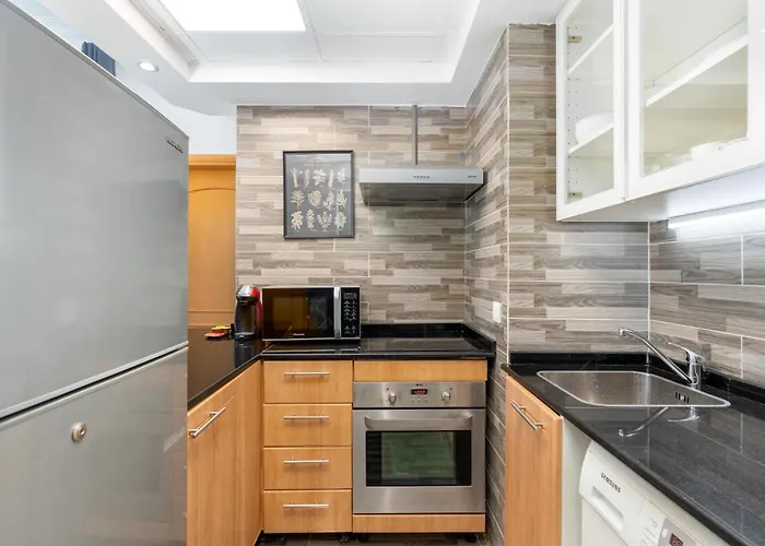 Marina Views - Walking Distance To Beaches - Cityapartmentstay